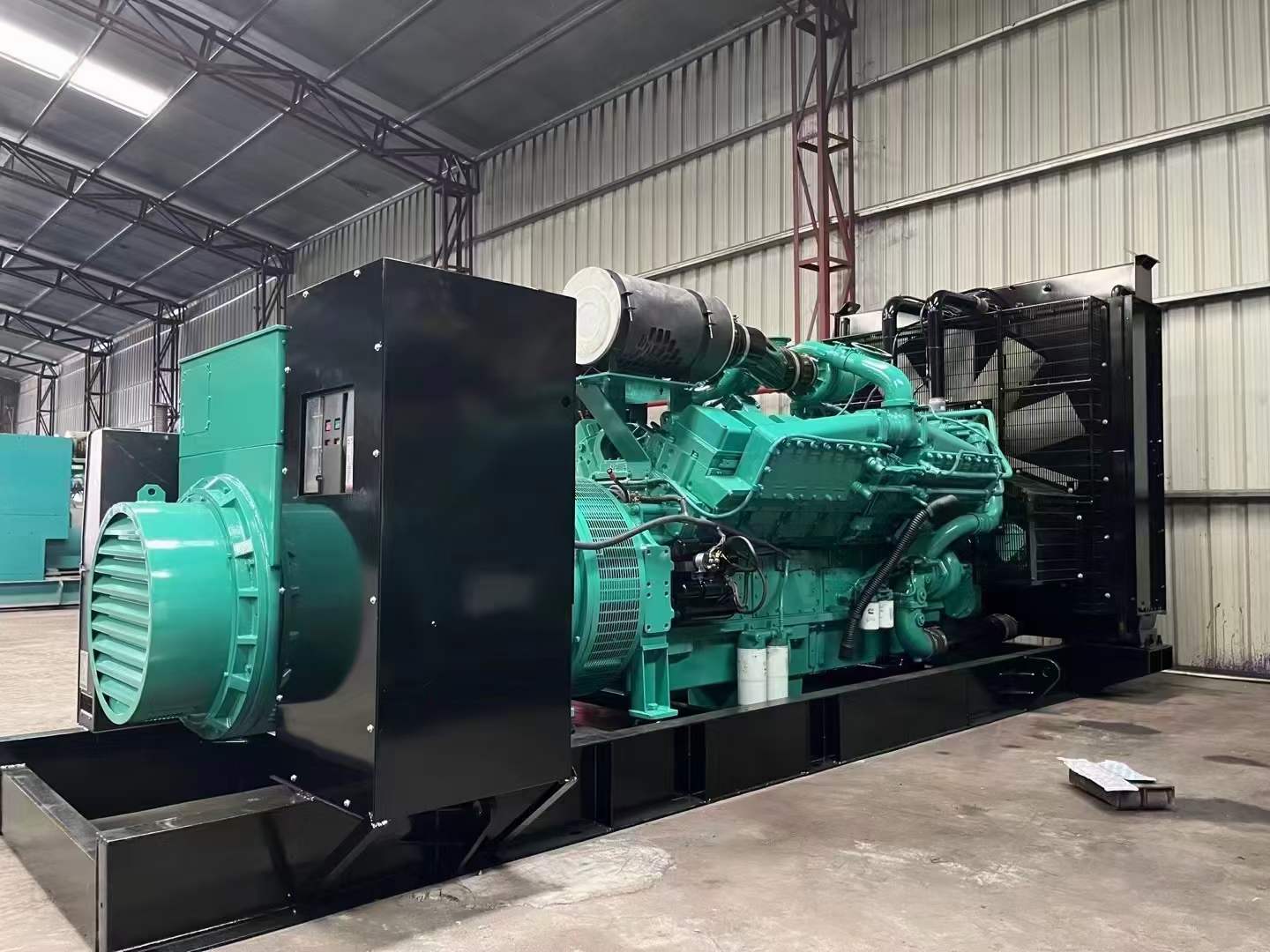 雨城如何降低 800kW 柴油发电机输出电流的波动？
