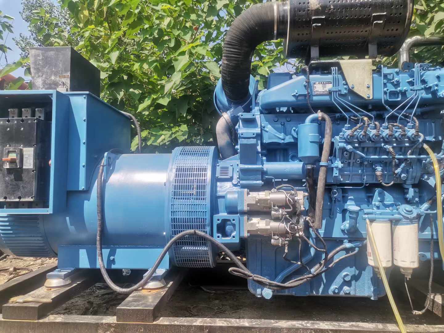 雨城详细说明降低 800kW 柴油发电机输出电流波动的方法