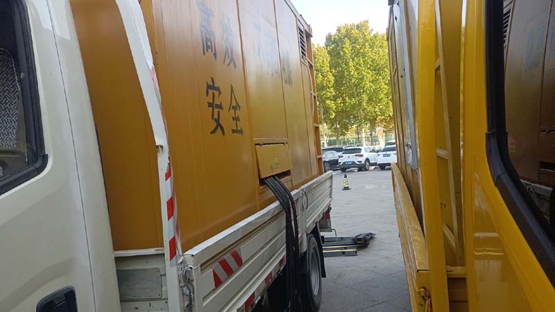 雨城如何判断柴油发电机组和UPS电源的切换时间是否符合要求？